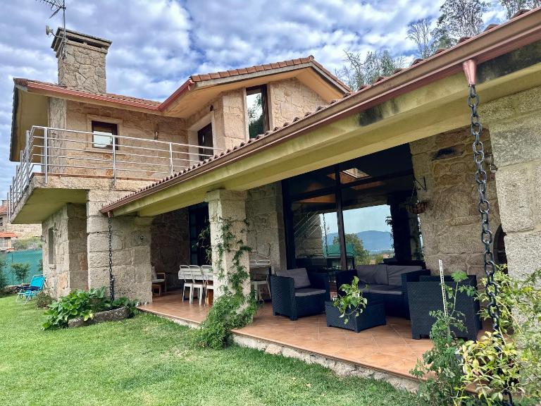 Casa O Corvo, chalet cerca de Vigo en plena naturaleza - Ferienwohnung Vilacoba