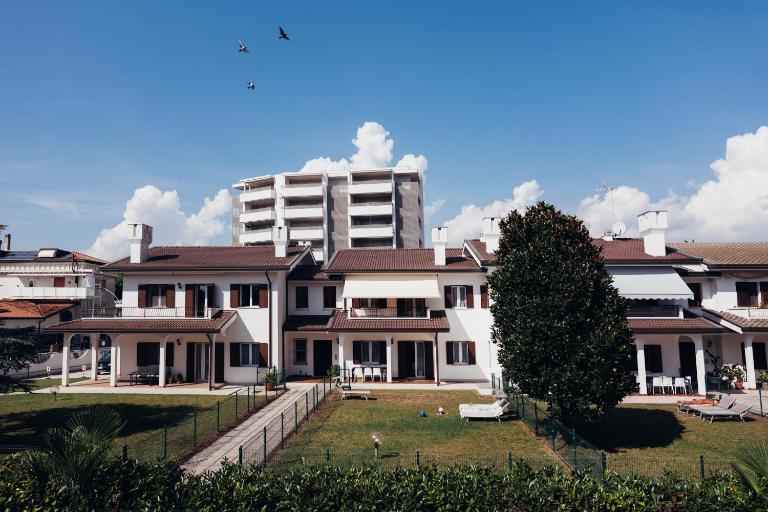 ANIMA JESOLO - CA DELLE ROSE, Piazza Mazzini, Beach & 2 Parkings - Chambres d'hôtes Lido di Jesolo