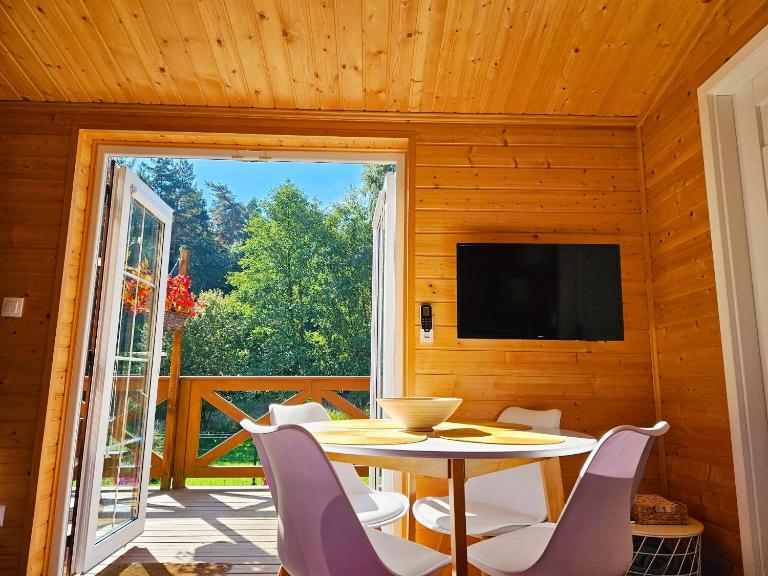 Modraszkowe Domki - Ferienwohnung Wünschelburg