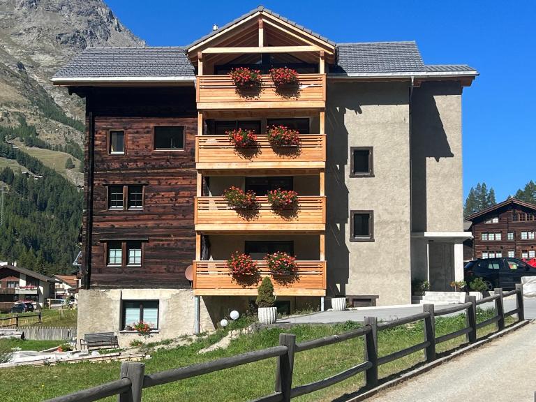 Ferienhaus Capricorn **** - B&B Saas-Grund