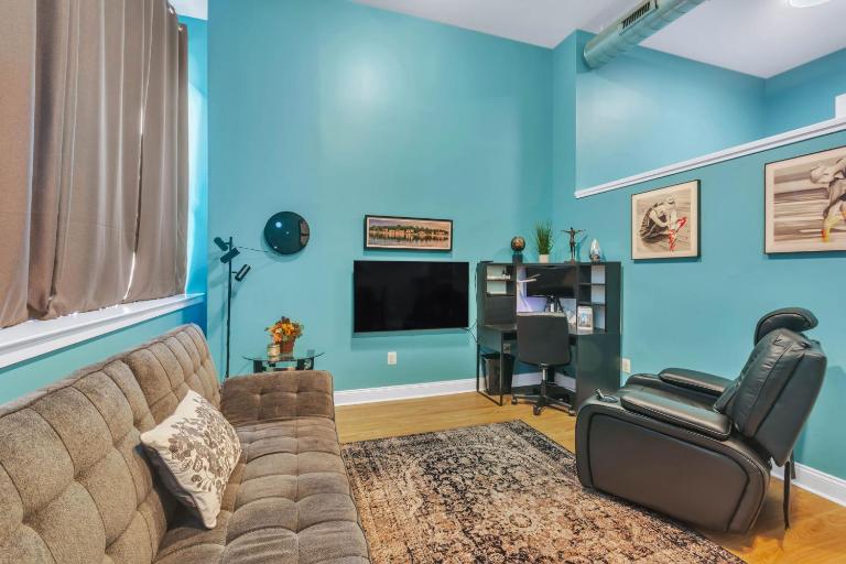 Broad Street Apartment - B&B Philadelphia