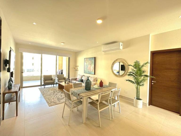 Charming 3 bedroom apt minutes from the beach - Chambres d'hôtes Cabo San Lucas