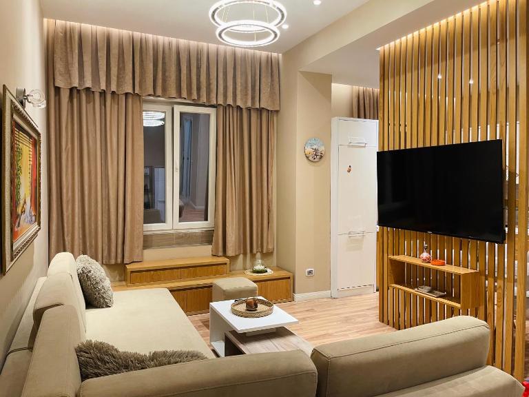 AJ Apartments - Hidden Gem in front of Taiwan Center - B&B Tirana