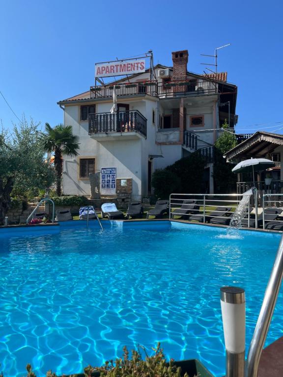Apartmani Milokanović - Chambres d'hôtes Funtana