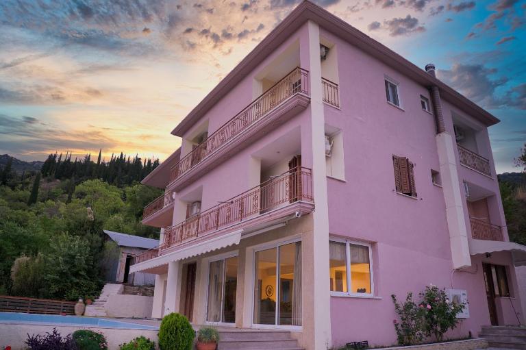 Petronas Villa - Chambres d'hôtes Karyá