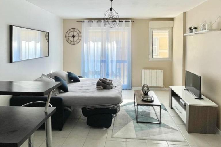 Studio Cozy avec Terrasse en centre ville ! - B&B Roissy-en-Brie