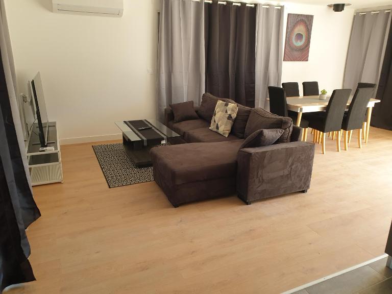 MAISON C - Bed and Breakfast Saint-Jean-de-Thurigneux