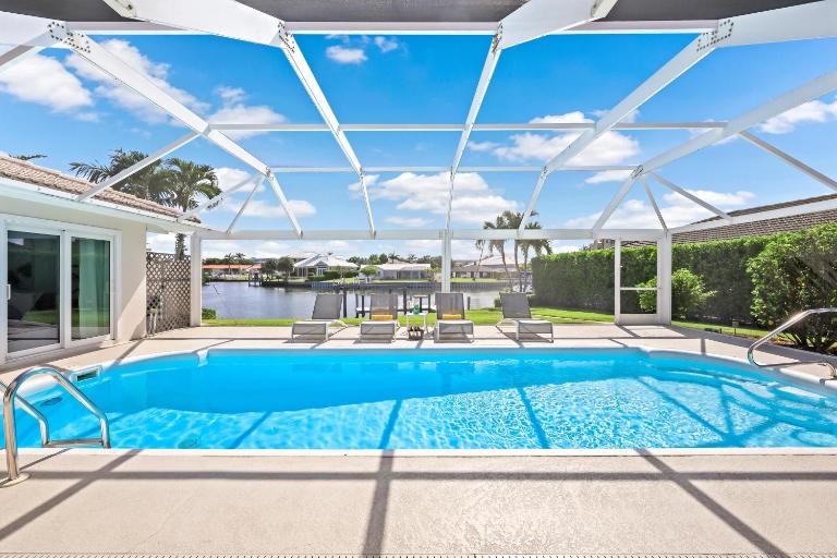 Direct boating access home in Olde Marco with pool - B&B Marco Island