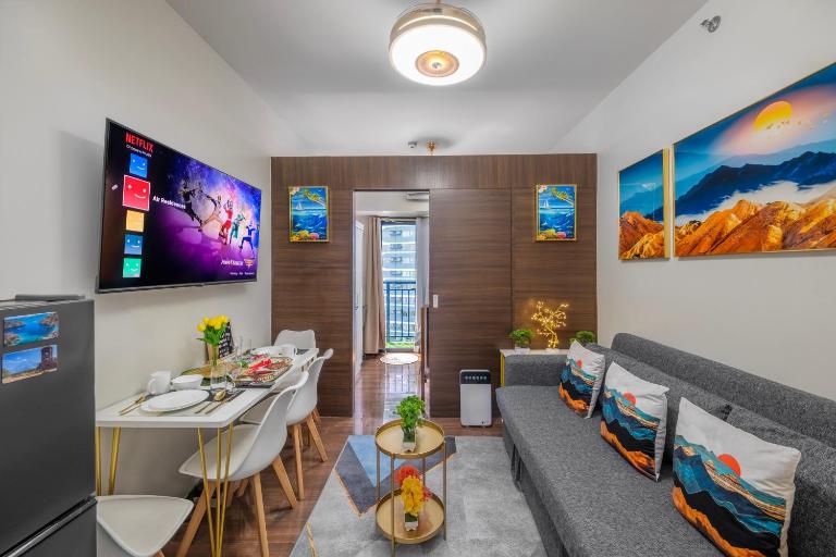 Newly Turned 0ver Cond0- Air Makati 1BR with Balcony - B&B Manila