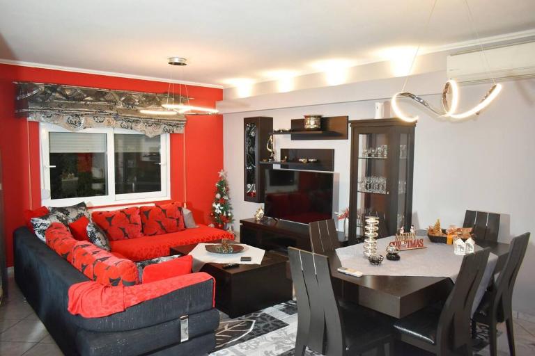 The Red House Δίπλα στον Μύλο των Ξωτικών - Bed and Breakfast Trikala