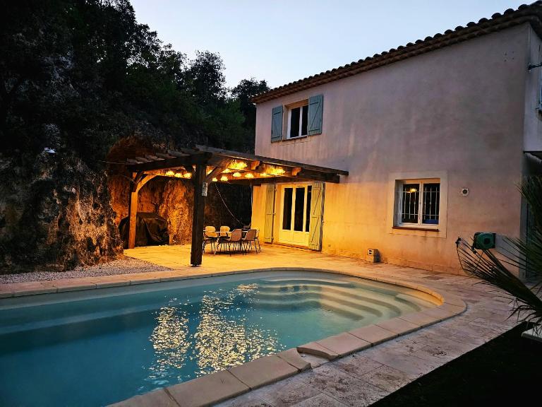 Casa Agave-Charmante maison avec étage offrant des prestations de qualité. - Ferienwohnung Sillans-la-Cascade