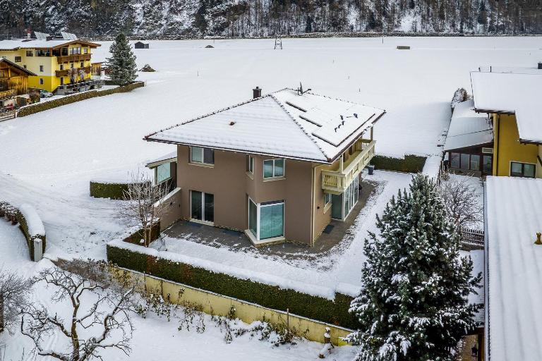Adler Chalet in Längenfeld - B&B Huben