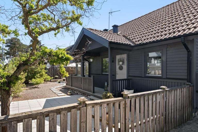 Ahus House Near Beach 100 m Golf 3 km Family Stay - B&B Åhus