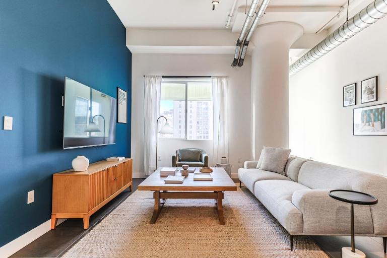 Sunny & Spacious 2BDR & 1BTH in Downtown LA - Ferienwohnung Los Angeles