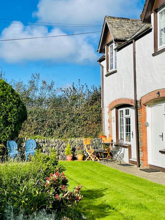 Honeysuckle Cottage - Bed and Breakfast Ilfracombe