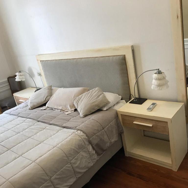 Spacious 2BR Historic Apartment Executive Ready Fast WiFi - Bed and Breakfast Buenos Aires