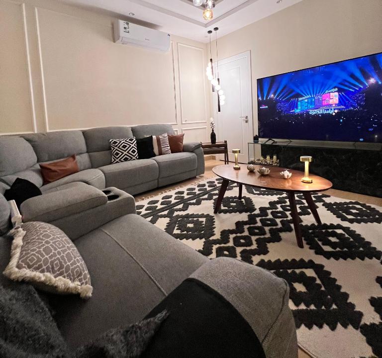 شقة فاخرة لاكجري مع بلكونة الملقا - B&B Riyadh