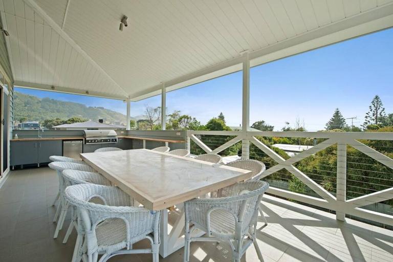 Apollo Bay Oceanview Mountain Retreat, Pet Friendly, EV station, Fireplace - B&B Apollo Bay