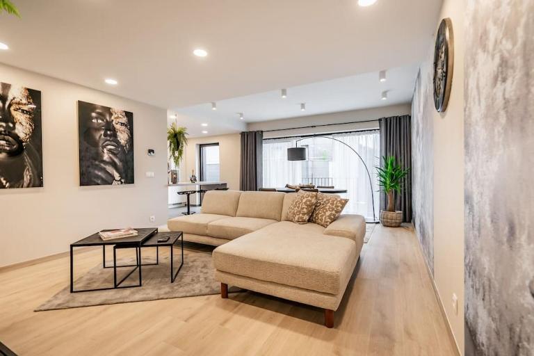L'appart Léon, avec parking gratuit - B&B Liège