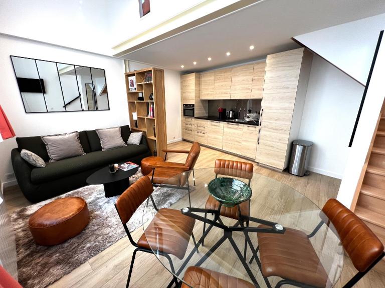 Apollinaire Luxury Loft - AC - Ideal Location - Peaceful - Chambres d'hôtes Paris