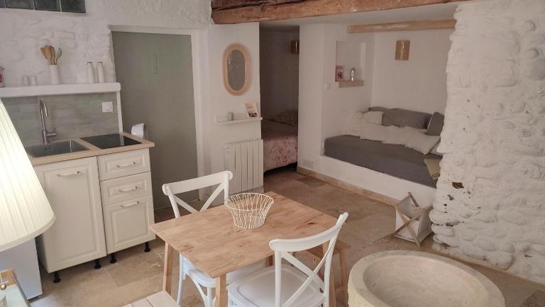 Studio climatisé au calme au coeur du village médiéval avec rue piétonne - Ferienwohnung Cagnes-sur-Mer