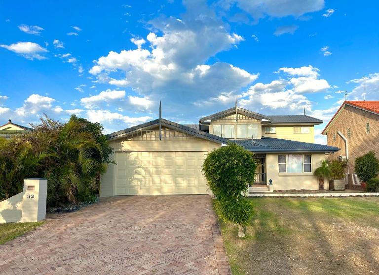 Ponderosa - Pet-Friendly Luxury on the Water - Holiday Yamba - B&B Yamba
