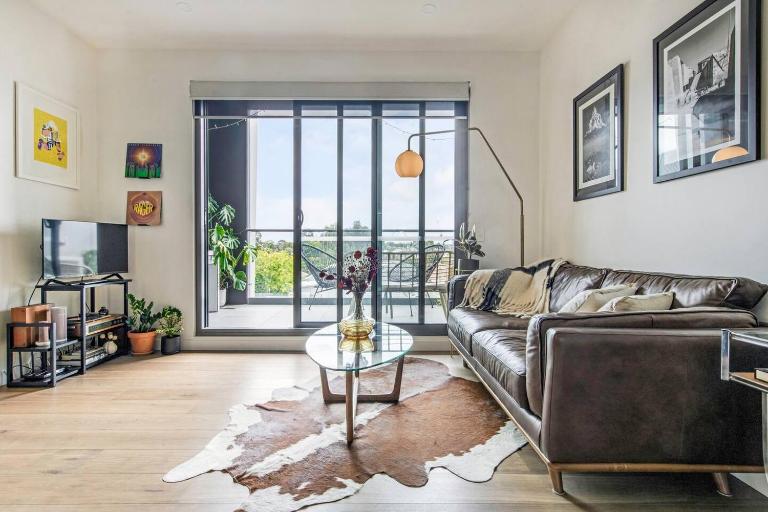 The Urban Sanctuary - Enviable Lifestyle on Lygon - B&B Melbourne