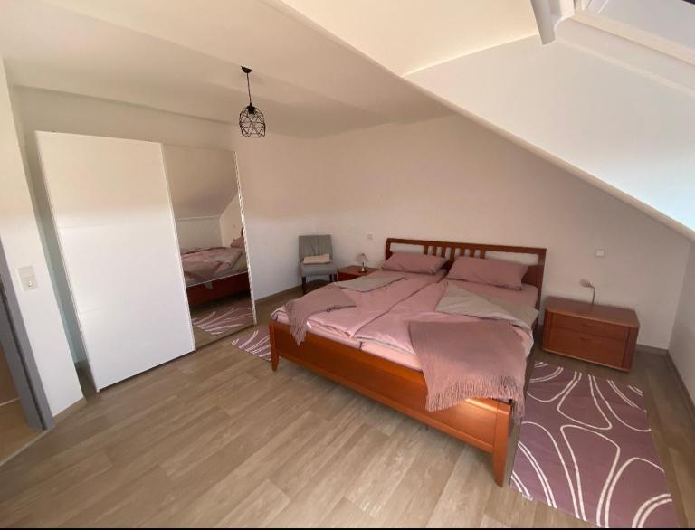 Ferienwohnung Am Rathausberg - Chambres d'hôtes Schiffweiler