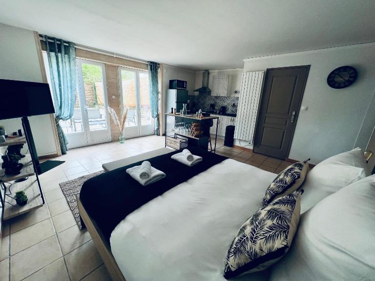 "Le studio Bouddha" Studio avec terrasse, centre ville, proche gare - Chambres d'hôtes Nevers