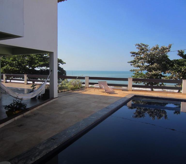 Casa de 850m2 e piscina na Praia de Santa Helena. - Chambres d'hôtes Anchieta