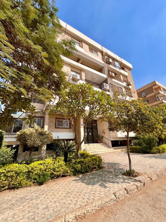Cozy Modern Apartment in Prime Maadi - Chambres d'hôtes Le Caire