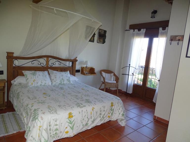 Altillo del Aravalle - B&B Umbrías