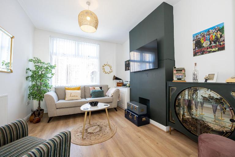Earp House - Allerton Liverpool Stay - Sleeps 7 - Chambres d'hôtes Liverpool