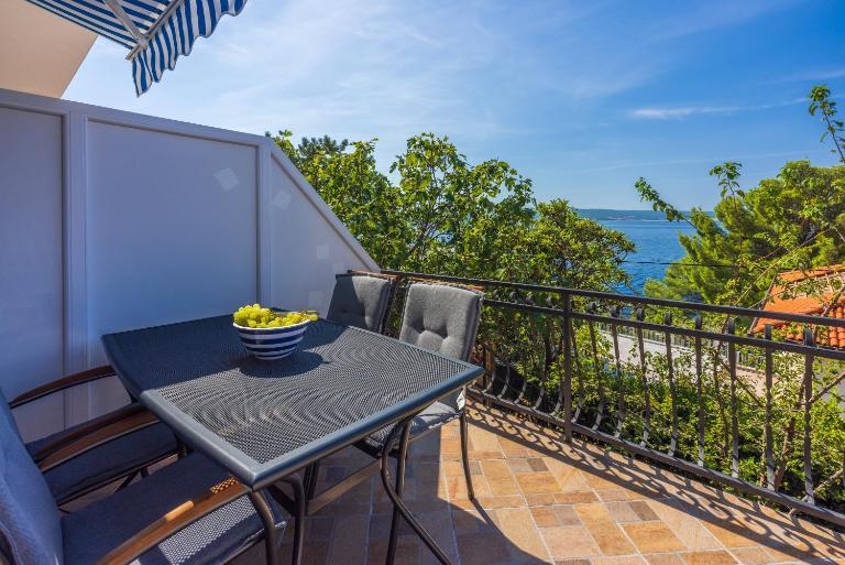 Apartmani Azur - Bed and Breakfast Dramalj