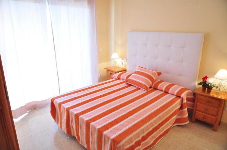 LITORAL COSTA DORADA - TARONGERS Only families - B&B Cambrils