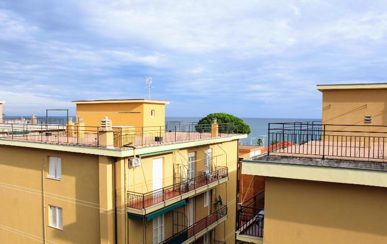 Renesmee Beach Apartment - B&B Pietra Ligure