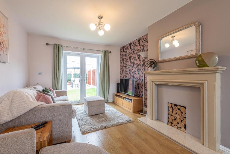 Newly decorated home in Chester sleeps 4 - Bed and Breakfast Saughall