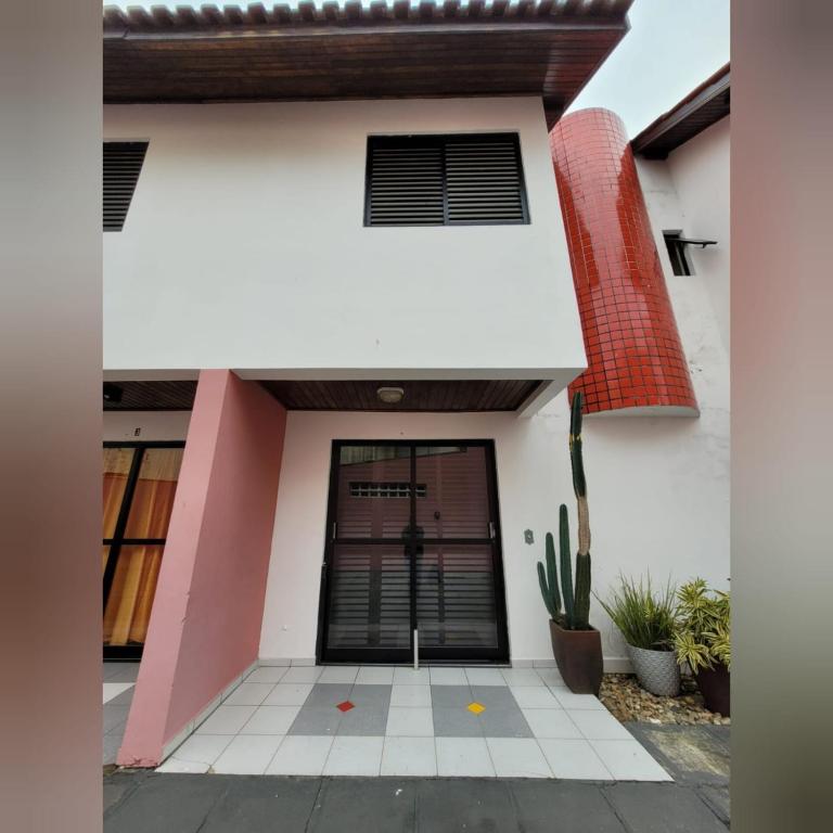 Triplex White em Caiobá-Matinhos-Pr a 200 mt do mar - B&B Matinhos