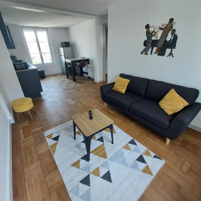 Superbe appartement F2 refait à neuf plein centre - Chambres d'hôtes Coutances