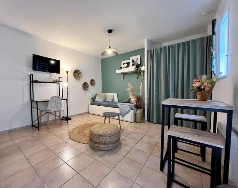 Aix-en-Provence, Cosy Studio idéalement situé avec Clim et linge fourni - B&B Aix-en-Provence