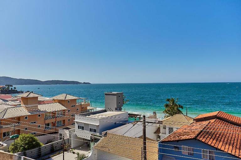090 APTO CENTRO BOMBINHAS - SOBRE AVENIDA E VISTA PARA O MAR - Ferienwohnung Bombinhas