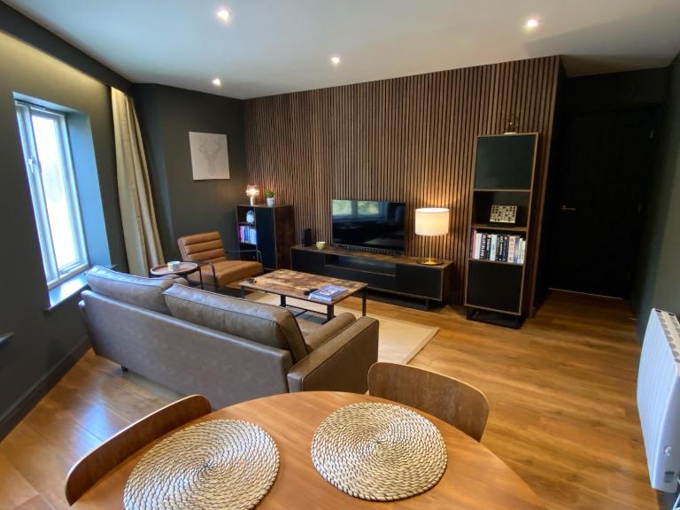 Luxury 2 Bedroom Apartment w/ Free Parking - B&B York