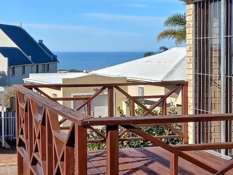 8 on Broodboom Self-catering Home - Bed and Breakfast Jeffreys Bay