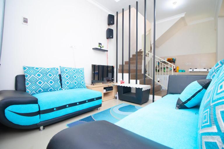 Villa Sista by Sans Villa - B&B Batu