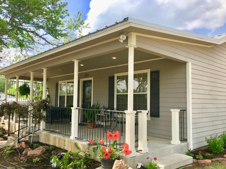 Phoenix Nest Guest Houses - Sunday House - Chambres d'hôtes Llano