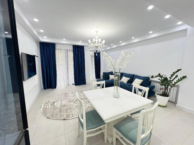 White bridge apartment - Bed and Breakfast Koetaisi