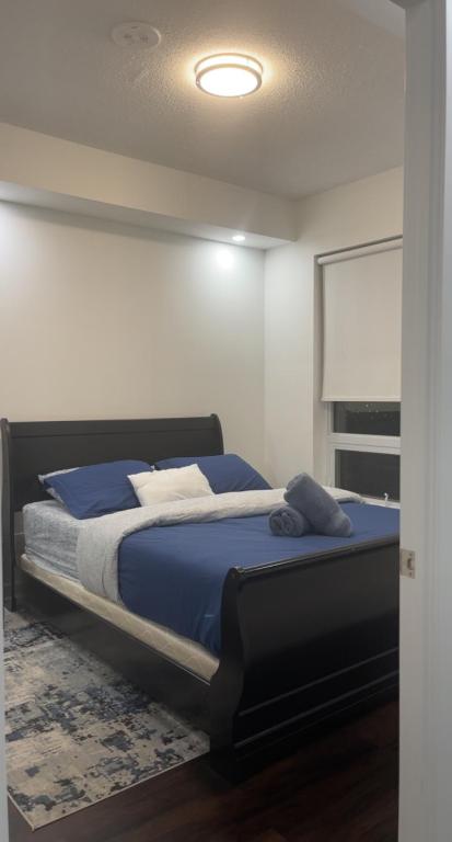 Luxury Condo with city skyline views - Mins to YYZ - Ferienwohnung Toronto