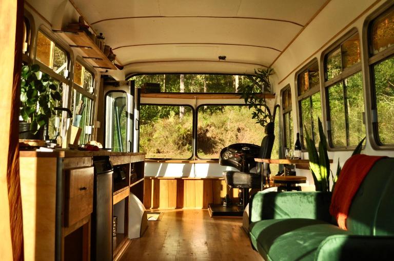 Coffee Grounds - The Bus - Bed and Breakfast Coffee Camp