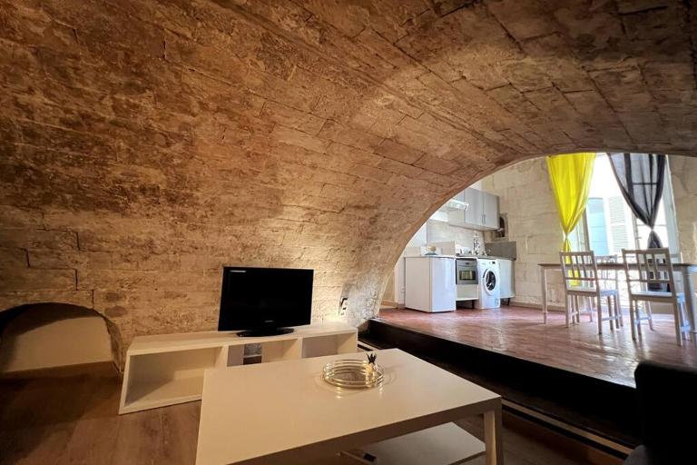 Appartement en cœur de ville Place du Forum - B&B Arles