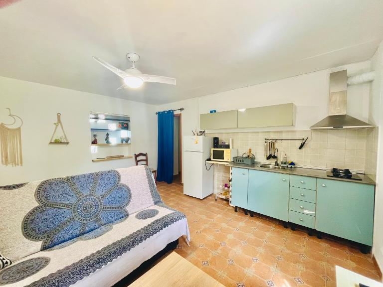 Alicante Garden & BBQ - Estudio adosado con Jardín, Parking Privado y Relax Total - Bed and Breakfast Alicante